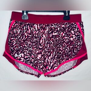 Women's Under Armor HeatGear Athletic Shorts | Small